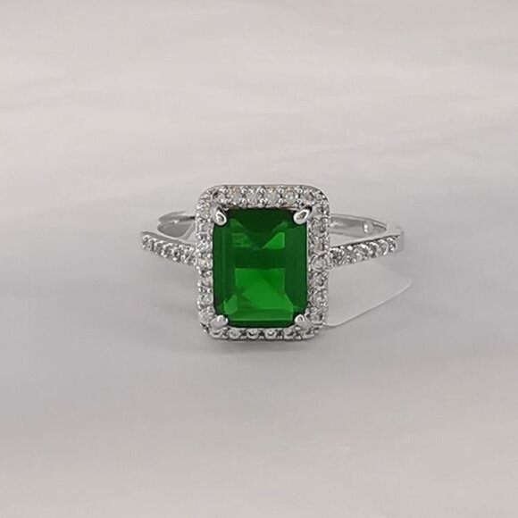 Emerald CZ with halo ring 14k white gold size 8 🆕 - Picture 4 of 9
